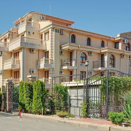 Royal Bay Апартаменти *